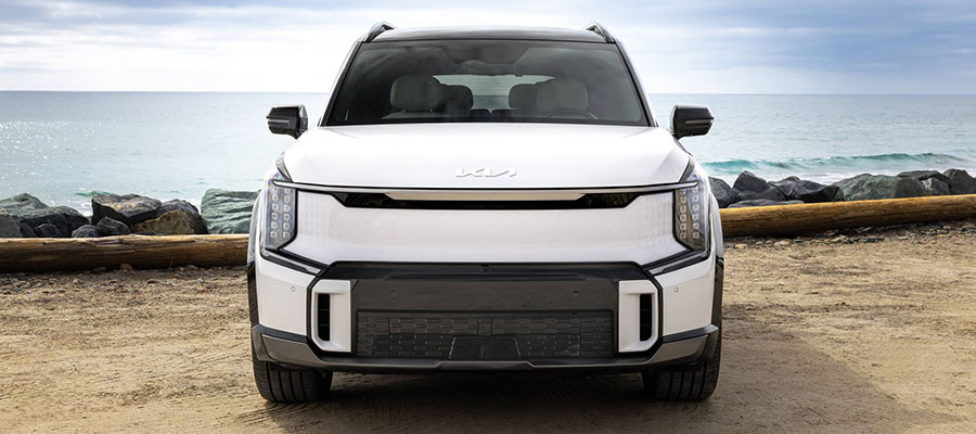 Image: Kia EV9 Named KBB Best 3-Row EV for Third Straight Year